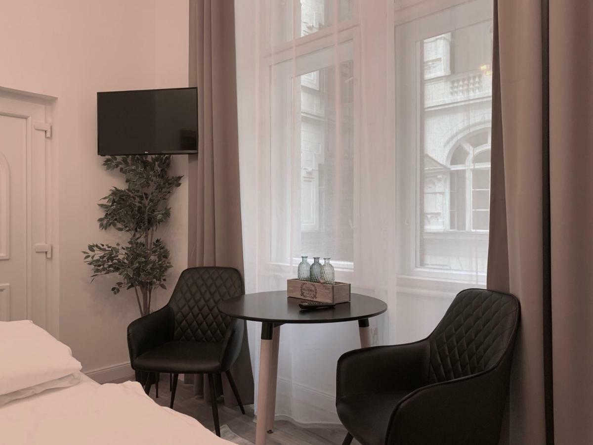 بودابست Luxury Apartment By Hi5 - Kalman Imre Suite المظهر الخارجي الصورة