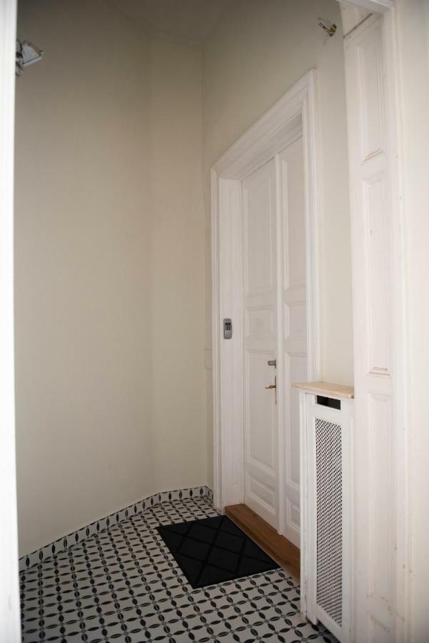 بودابست Luxury Apartment By Hi5 - Kalman Imre Suite المظهر الخارجي الصورة